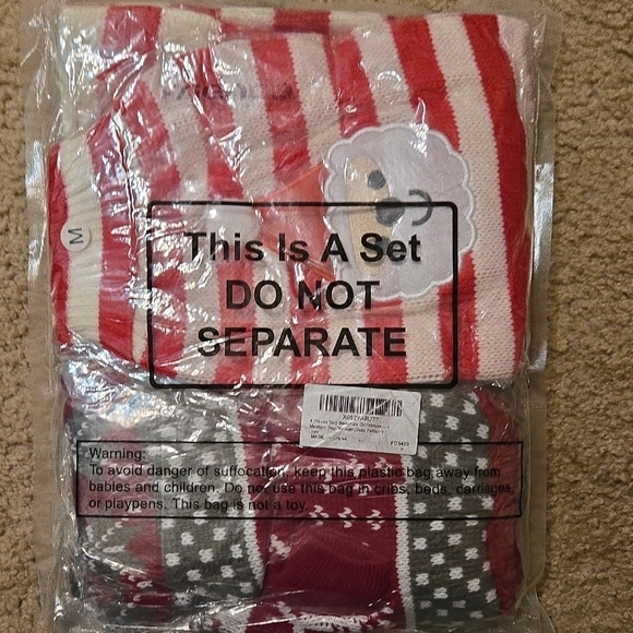 NIB 4 Piece Dog Christmas Holiday Sweaters - Picture 7 of 7